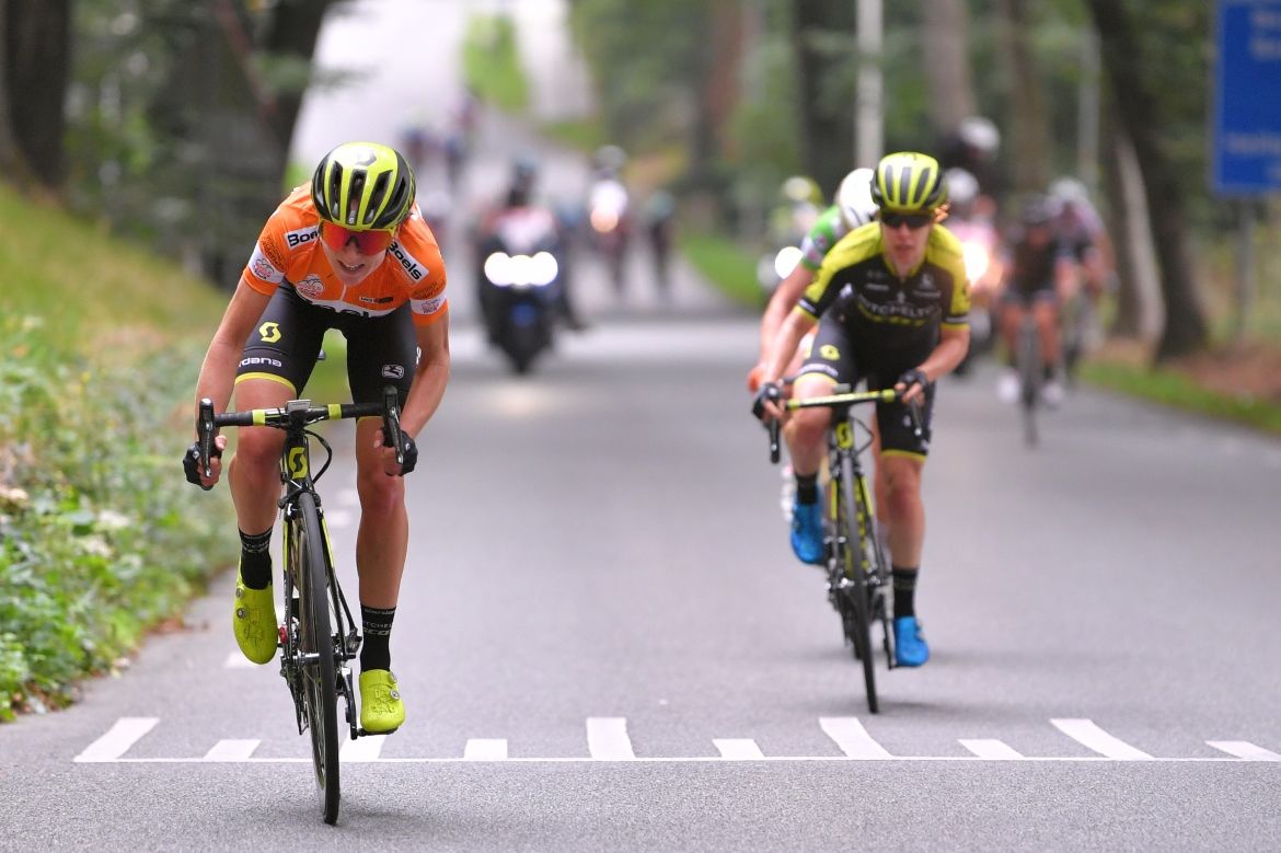 Annemiek van Vleuten (Mitchelton-Scott) attacks