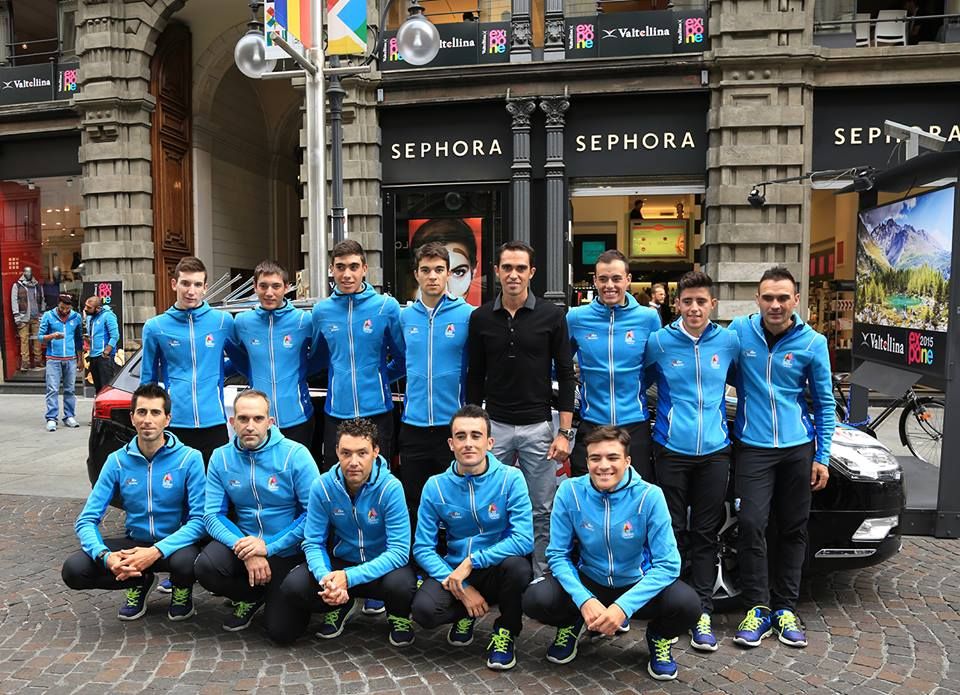 Contador and the Fundaci&oacute;n Contador Team