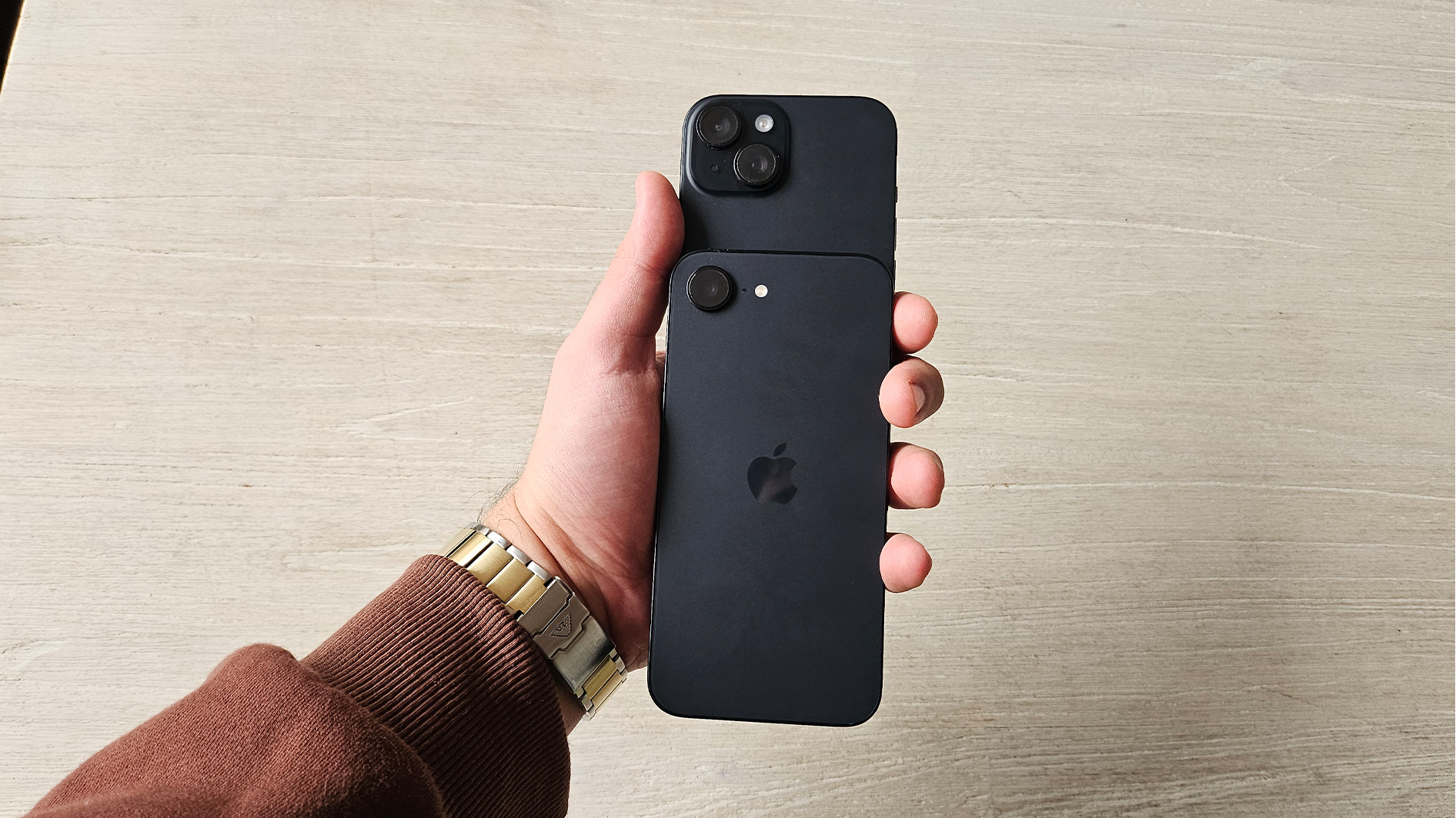 iPhone 16E أعلى iPhone 15