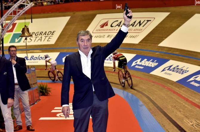 Four-time winner Eddy Merckx was on hand to fire the star pistol
