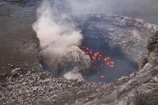 crater-collapse-2-110307-02