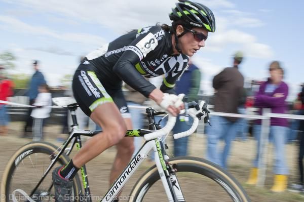 Nicol Druse Duke (Cannondale) follows close behind the Compton - Nash lead