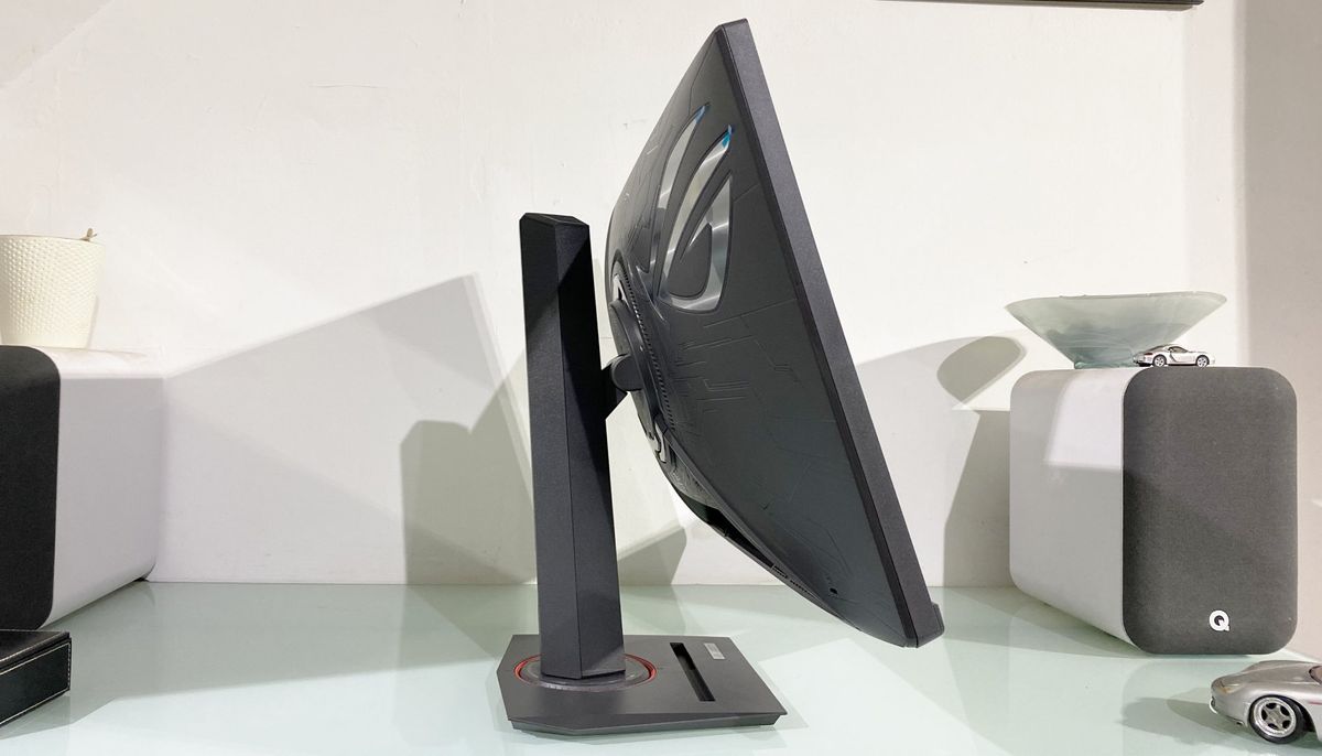 Asus ROG Strix XG27UCG