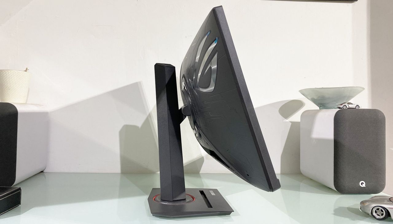 Asus ROG Strix XG27UCG