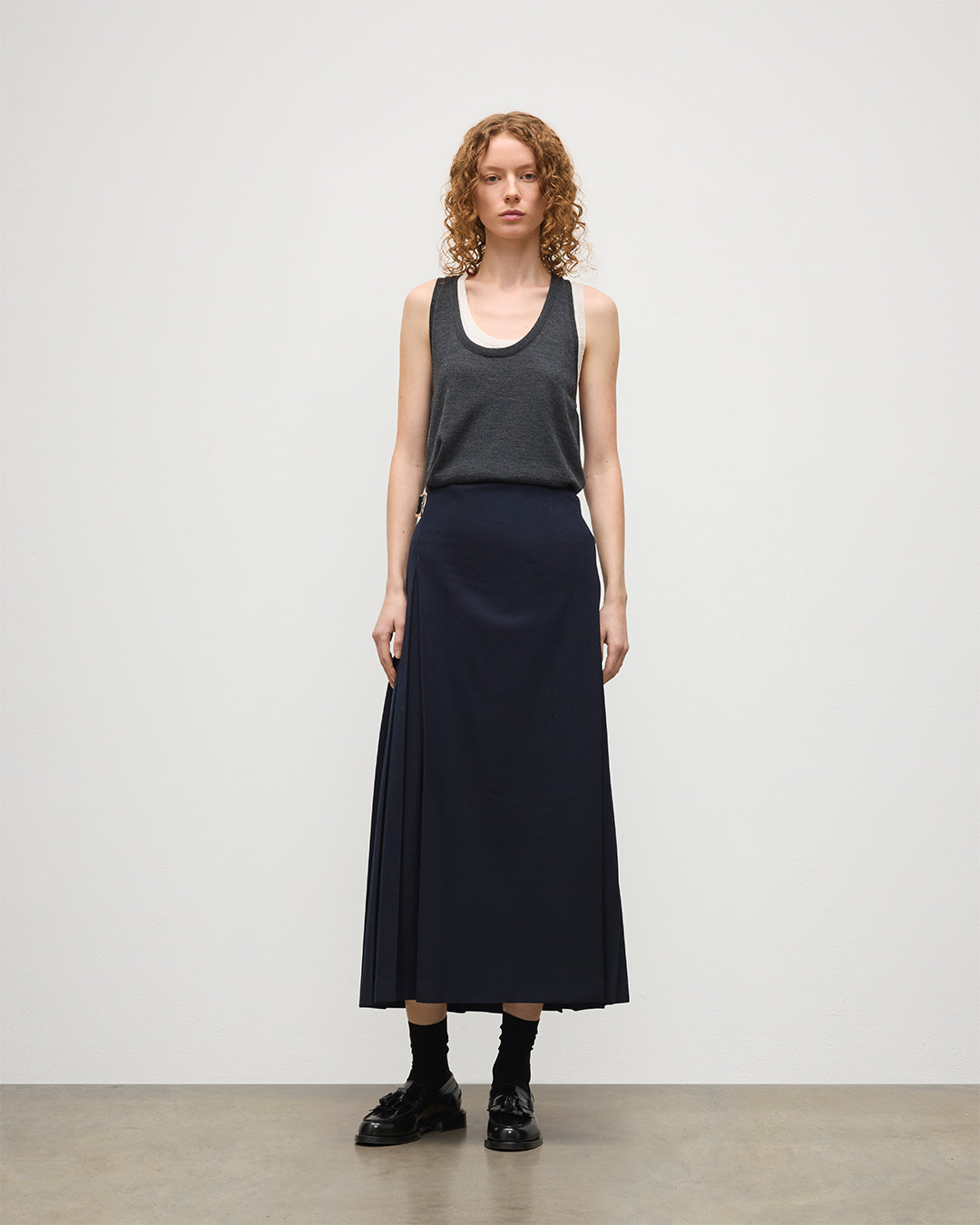 Le Kilt | Johnstons of Elgin Navy Long Kilt