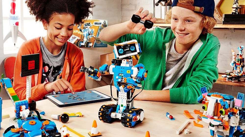 Kotak Peralatan Kreatif LEGO Boost