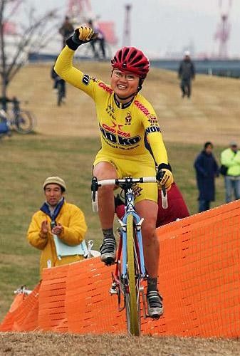 Ayako Toyooka (Bicinoko.com) wins