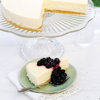 Baked Lemon Cheesecake with Blueberries