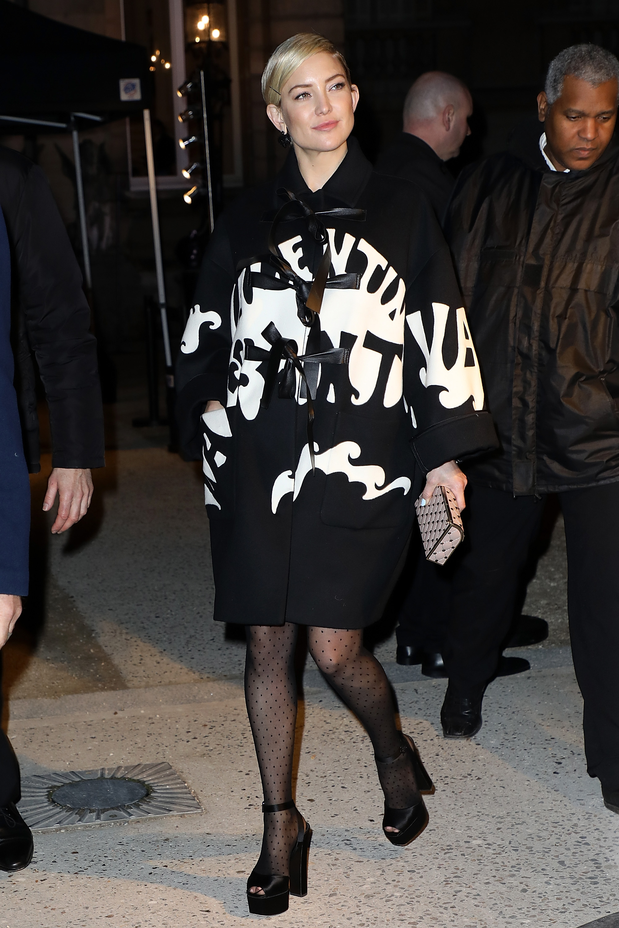 Kate Hudson attends the Valentino Haute Couture Spring Summer 2018 show as part of Paris Fashion Week on January 24, 2018 in Paris, France. (Photo by Pierre Suu/Getty Images)