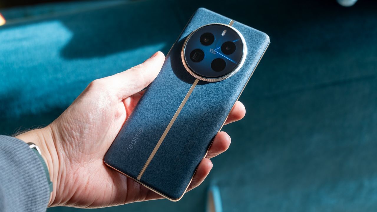 realme 12 pro+
