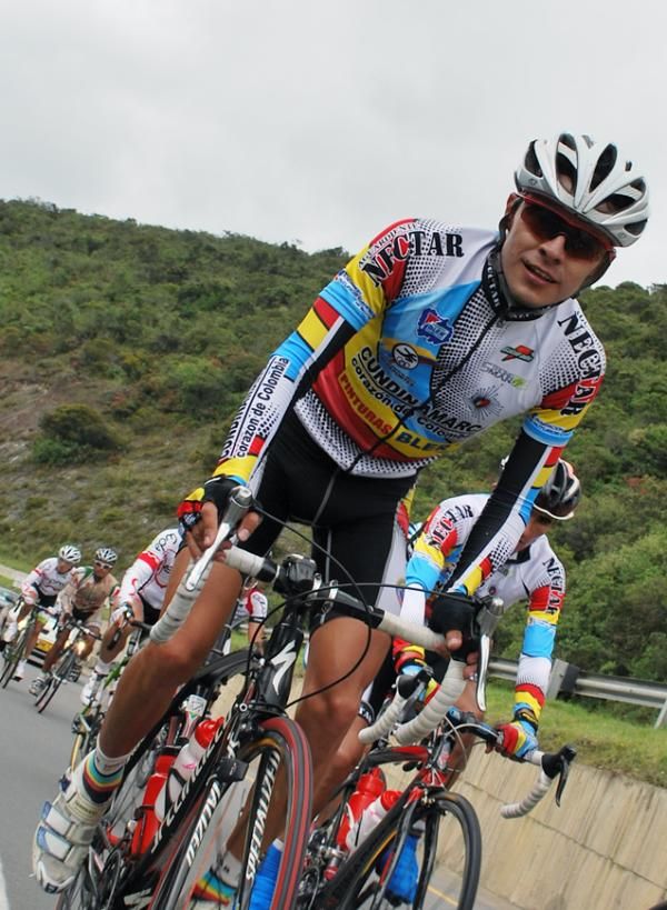 Diego Calderon works hard in the break.