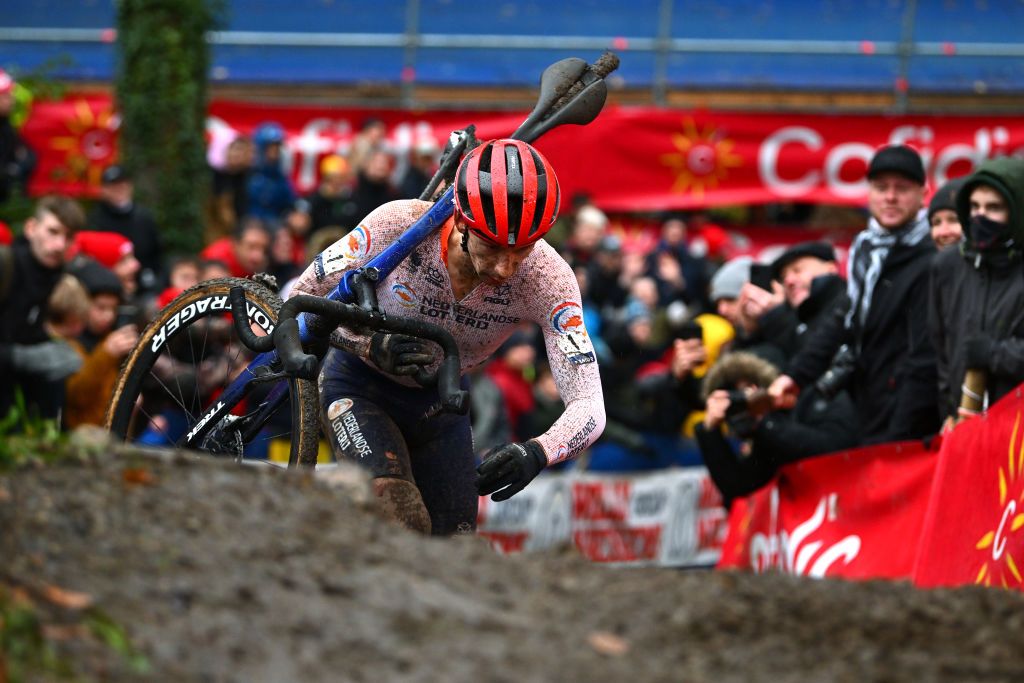 NAMUR BELGIUM NOVEMBER 06 Lars Van Der Haar of The Netherlands competes during the 20th UEC European Cyclocross Championships 2022 Mens Elite EuroCross22 on November 06 2022 in Namur Belgium Photo by Luc ClaessenGetty Images