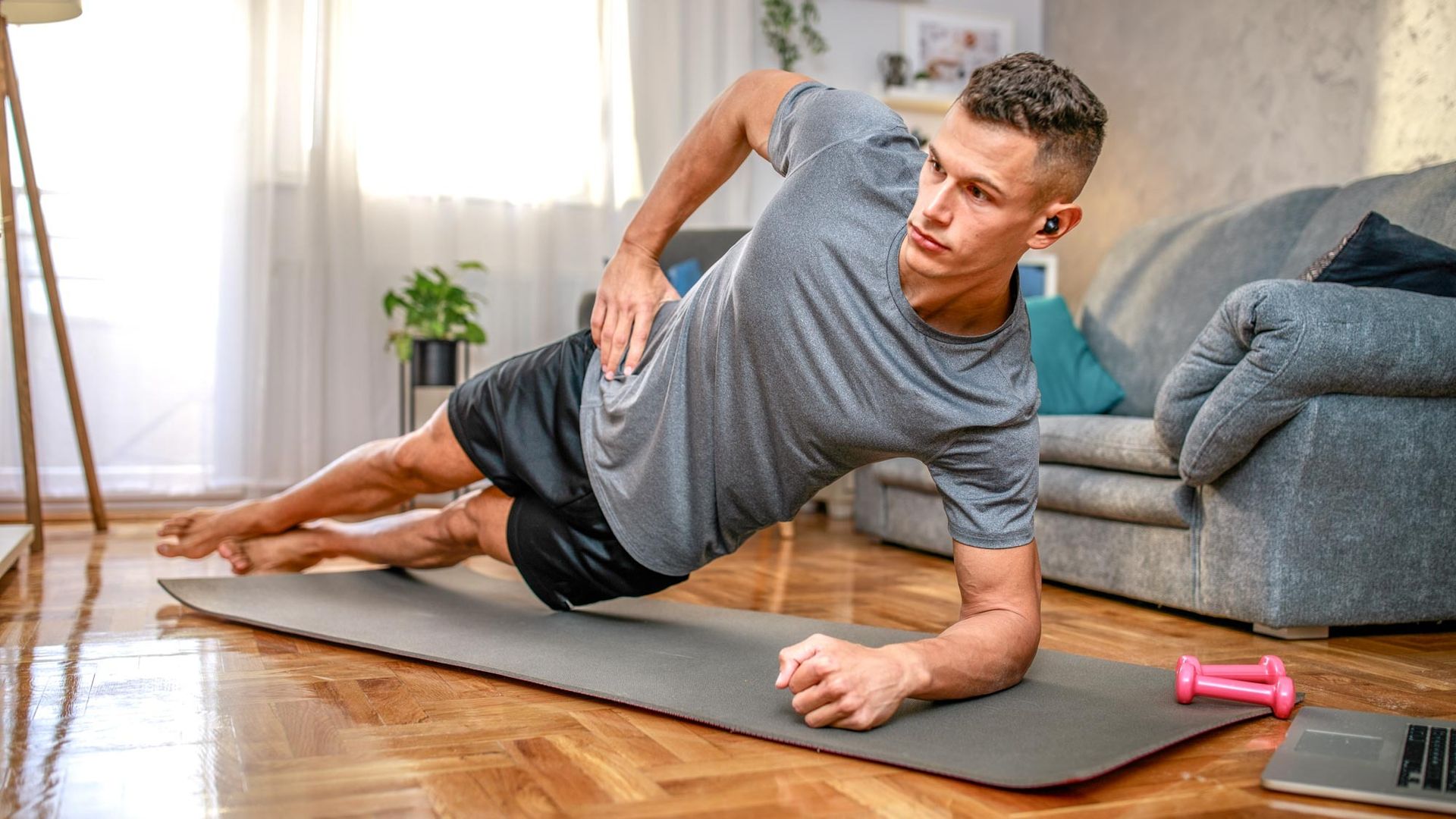 I tried this 40minute bodyweight core workout, and it strengthened my