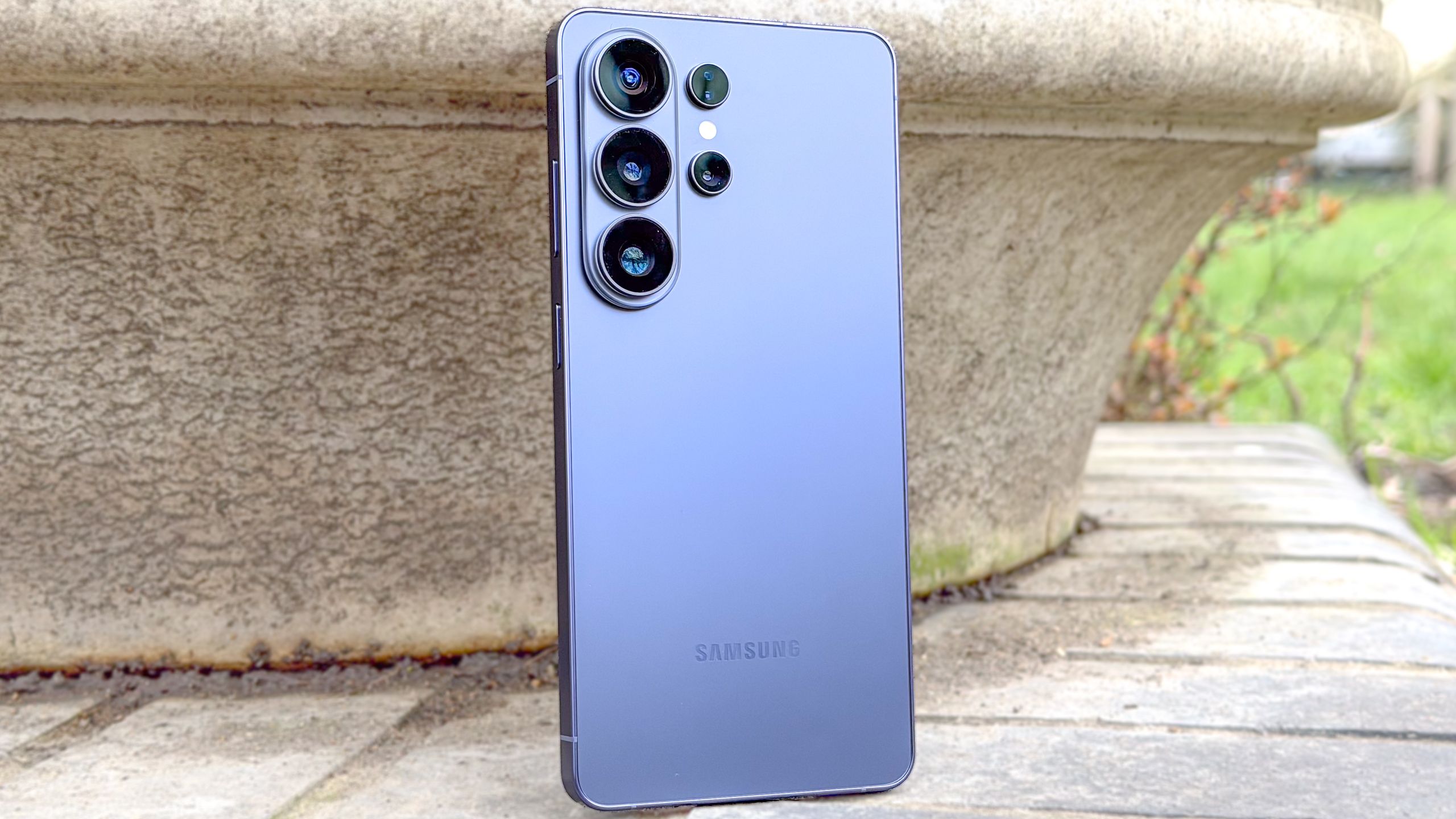 سامسونگ گلکسی اس 27 پرو بالاخره ممکن است گوشی کوچکتر «اولترا» باشد که منتظرش بودم – در اینجا نحوه