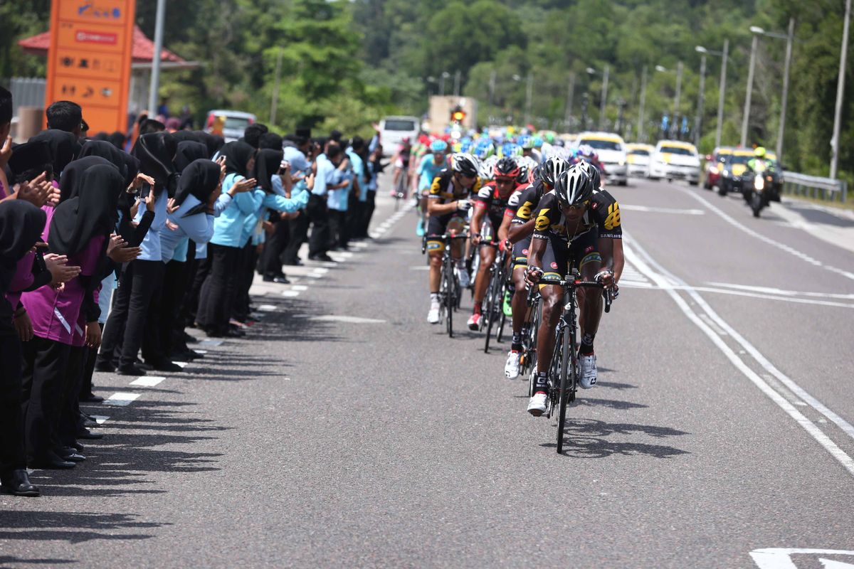 Daniel Teklehaimanot leads the peloton