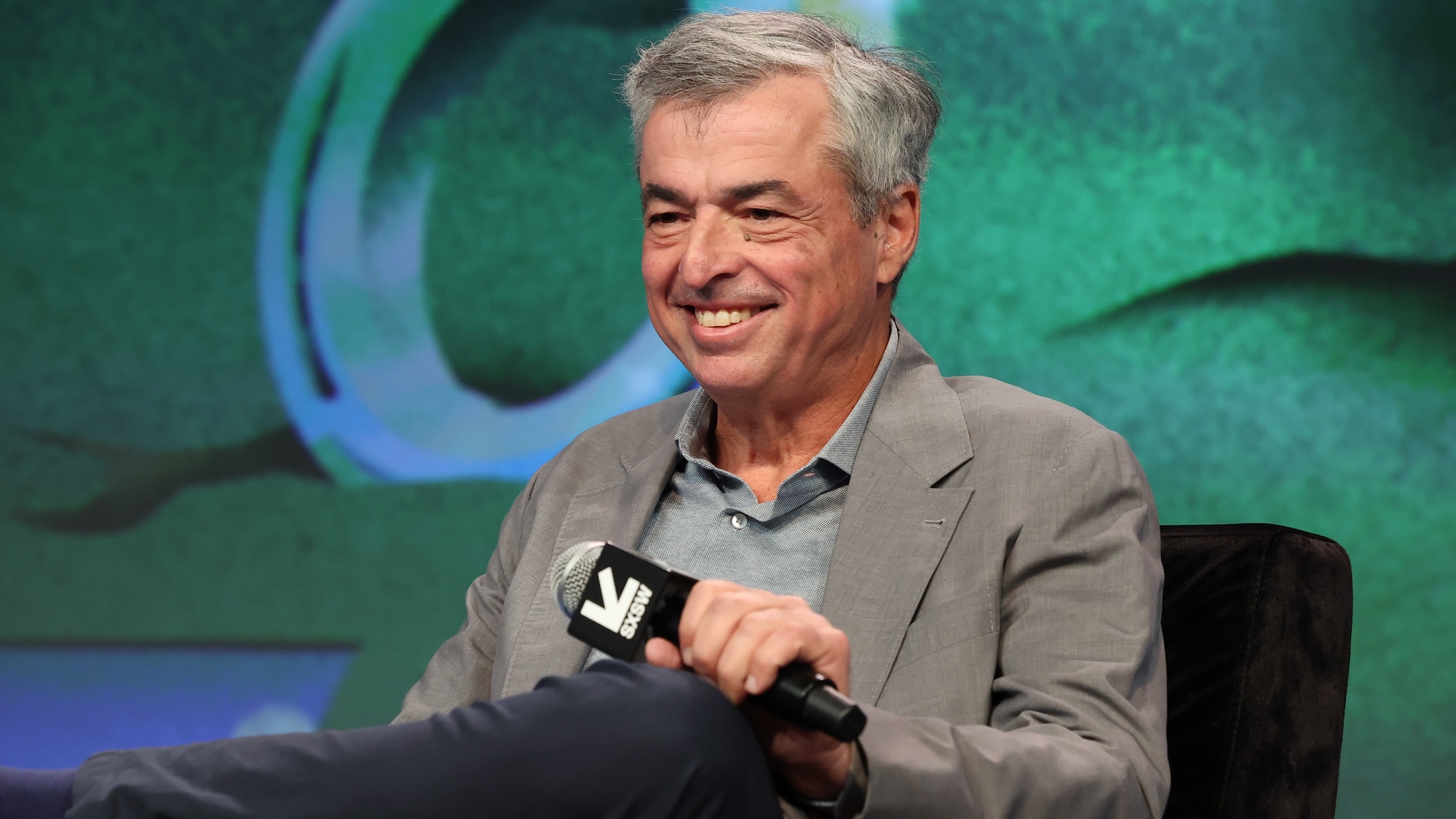 Eddy Cue, Apple senior vice president of services