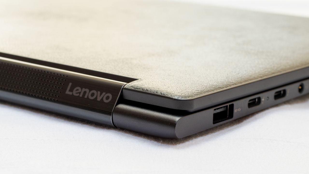 A closeup of the ports of the Lenovo Yoga 9i 14in (Shadow Black)