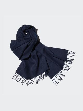 Navy cashmere scarf from Uniqlo