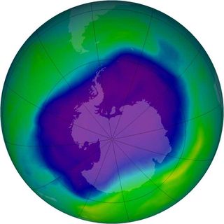 satellite image shows the Antarctic ozone hole in september 2006 