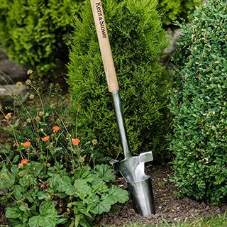 Kent & Stowe Long Handled Bulb Planter - Stainless Steel Bulb Planter With Ash Stem Length 101cm