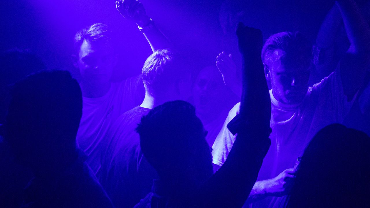 People dancing at a nightclub 