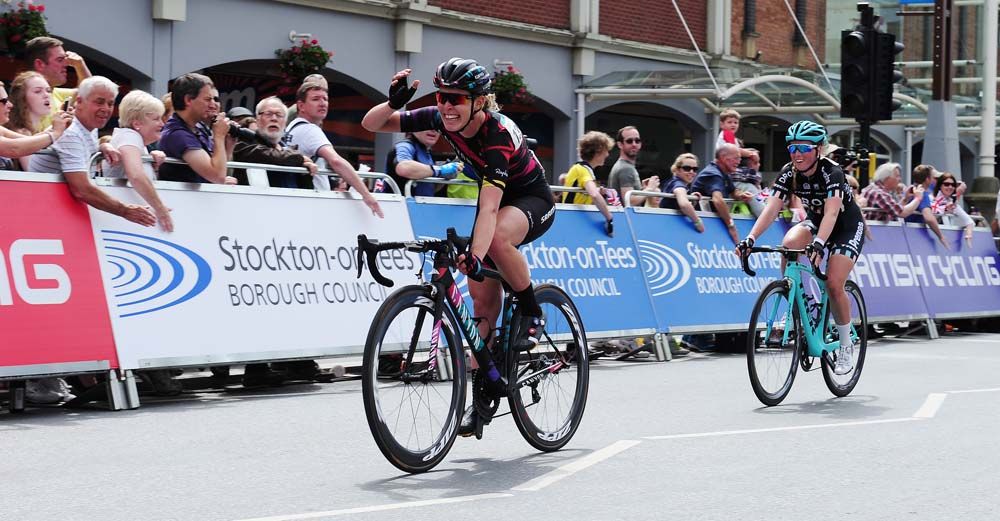 Hannah Barnes celebrates her victory