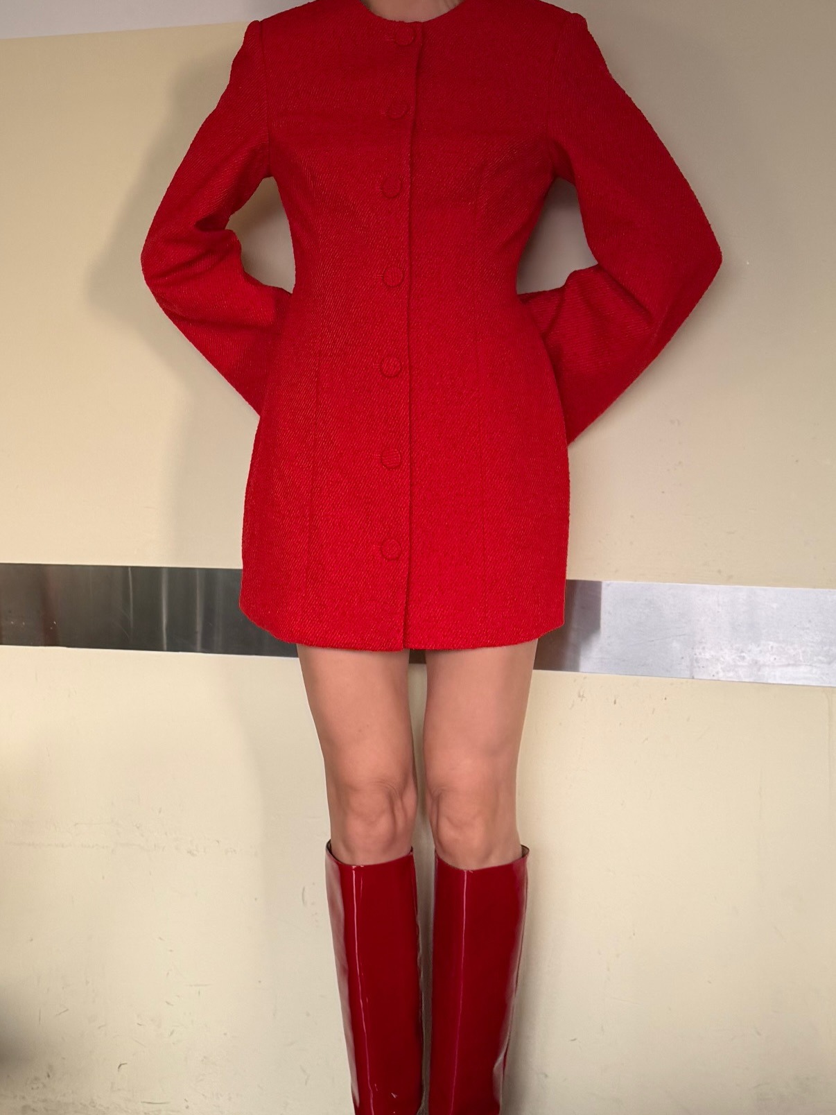 Fashion person Hanna Stefansson wears a blazer trend 2026. She wears a blazer dress.