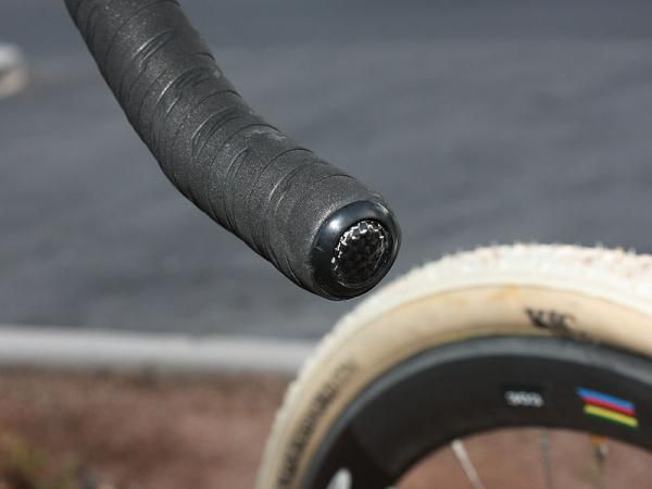 Of course, carbon bar plugs are included with the Zipp tape.