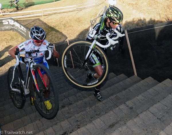 Nicole Duke (Cannondale) trying to hold off a surging Nash