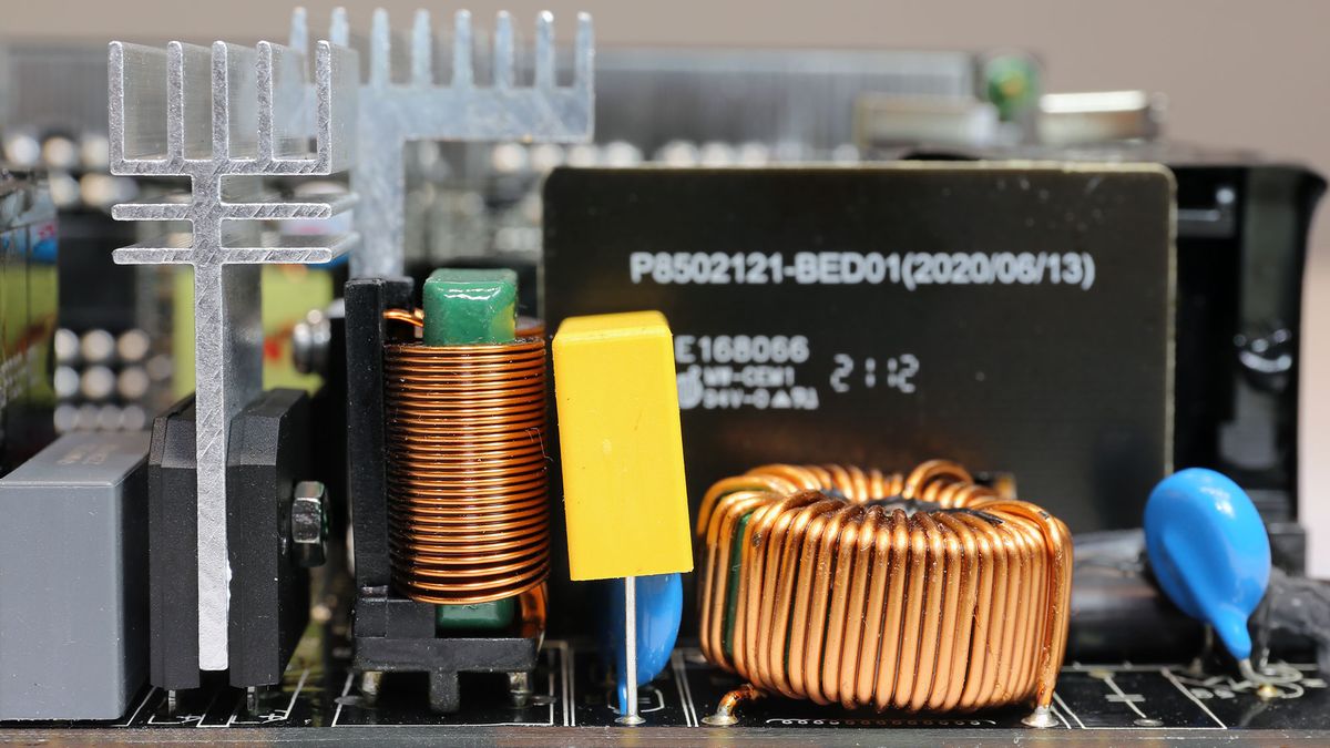 Gigabyte UD750GM