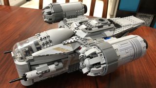 Lego Star Wars Razor Crest_Full ship_Susan Arendt