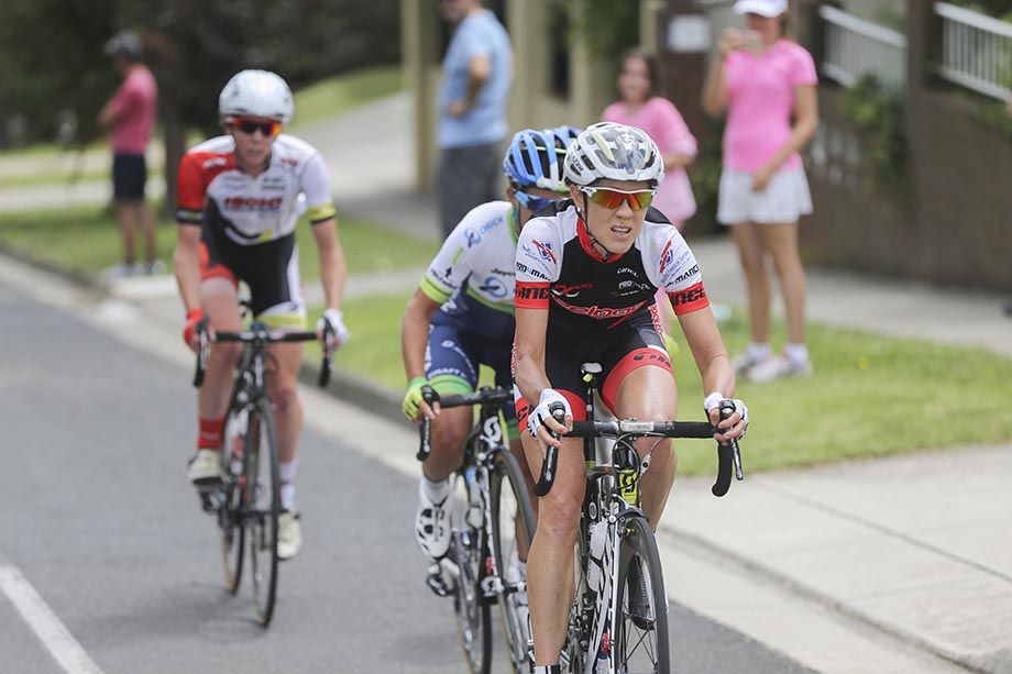 Rachel Neylan leads the winning break.