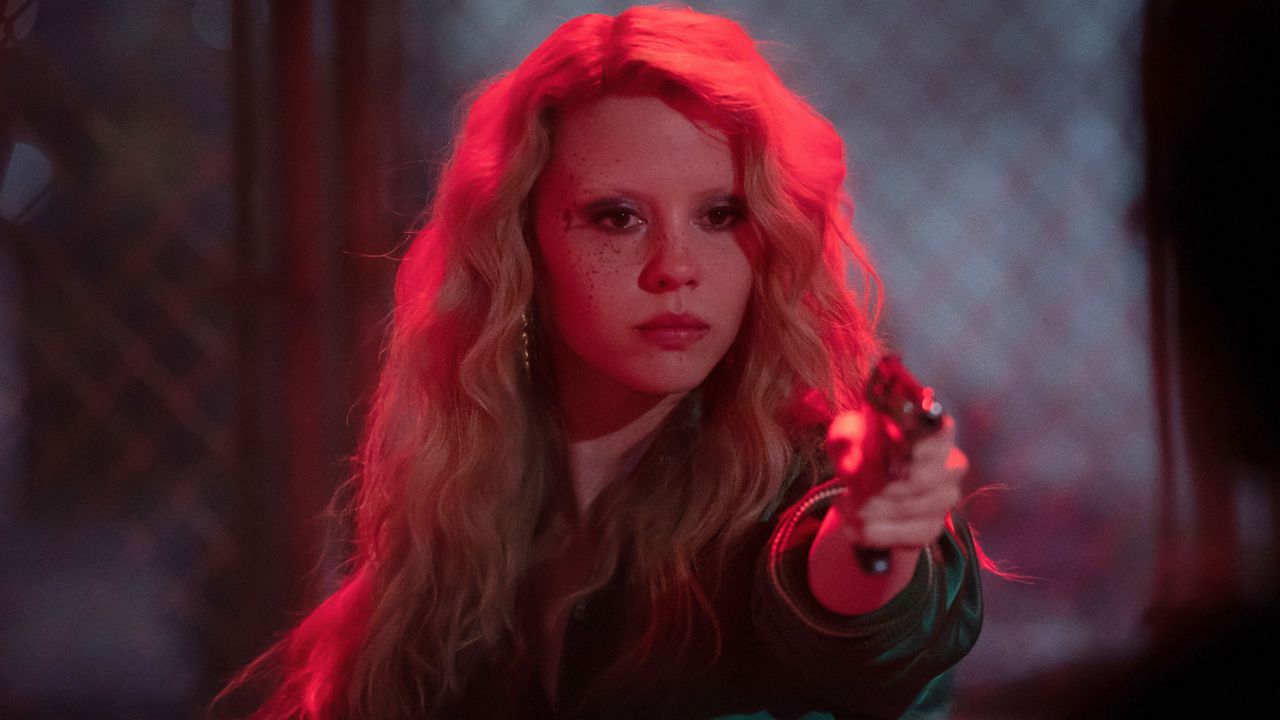 mia goth in maxxxine