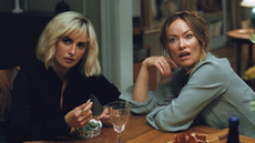 Penelope Cruz and Olivia Wilde in The Invite 
