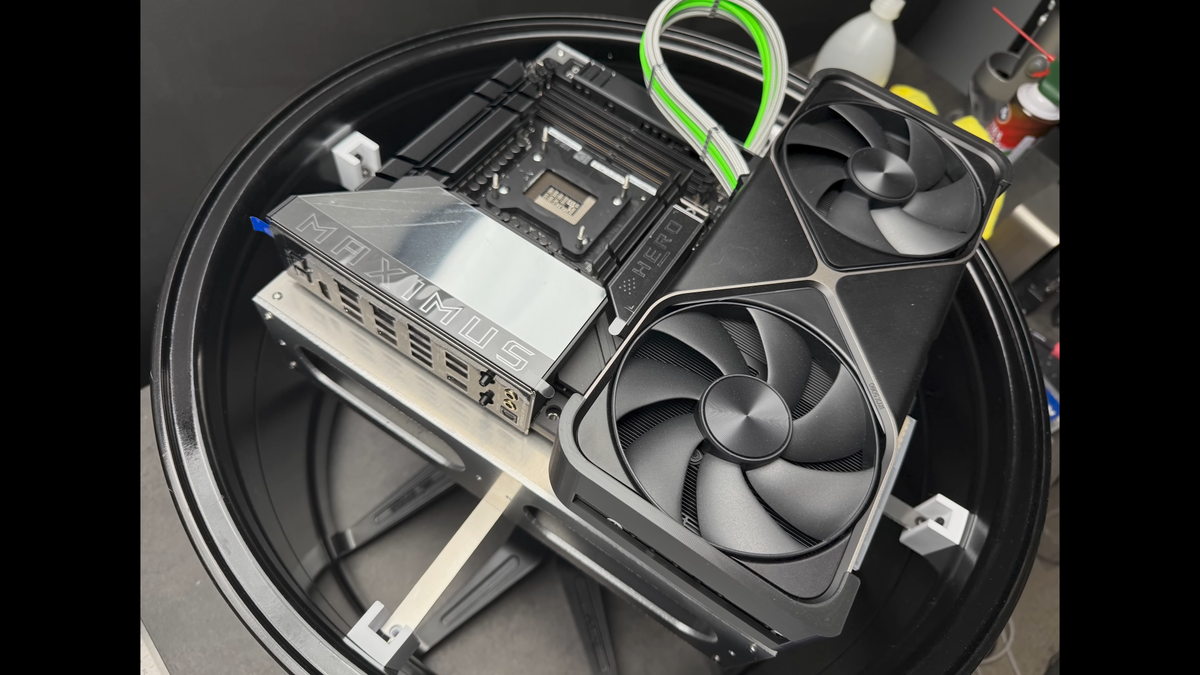 Porsche Wheel PC from JCustom &amp; GeForce Garage