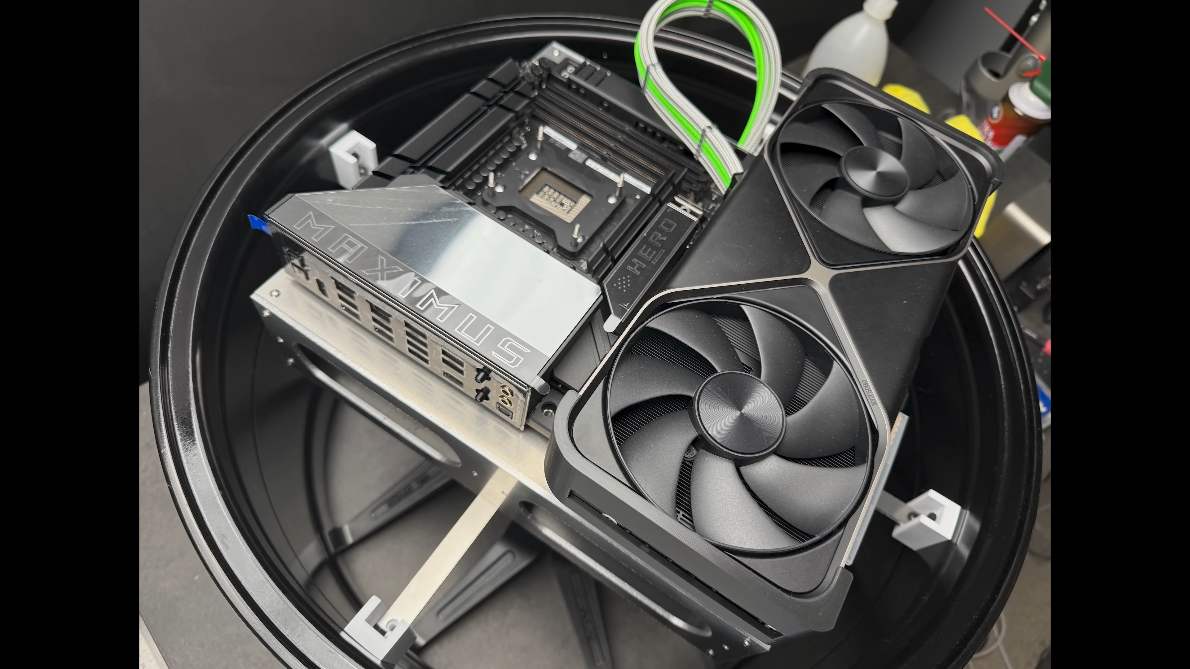 Porsche Wheel PC from JCustom & GeForce Garage