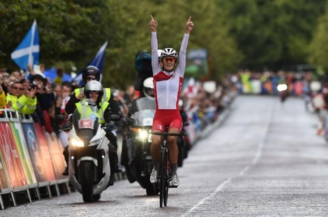 Lizzie Armitstead wins the women's road race at the 2014 Commonwealth Games in Glasgow.