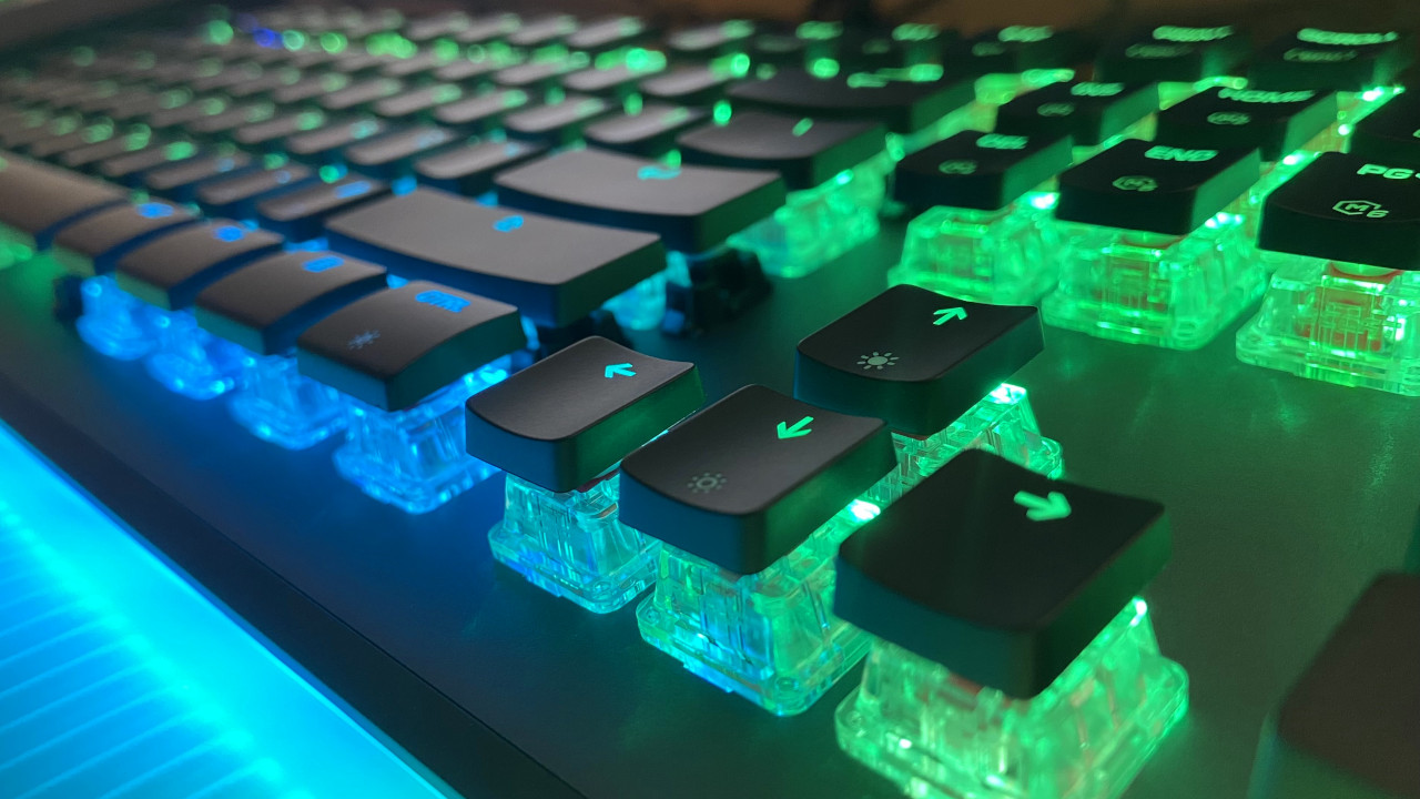 Roccat Vulcan II Max dual-LED switches