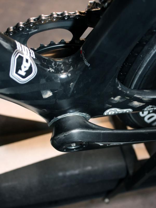The Kebel swaps its standard threaded shell for a BB30-compatible one for 2011.