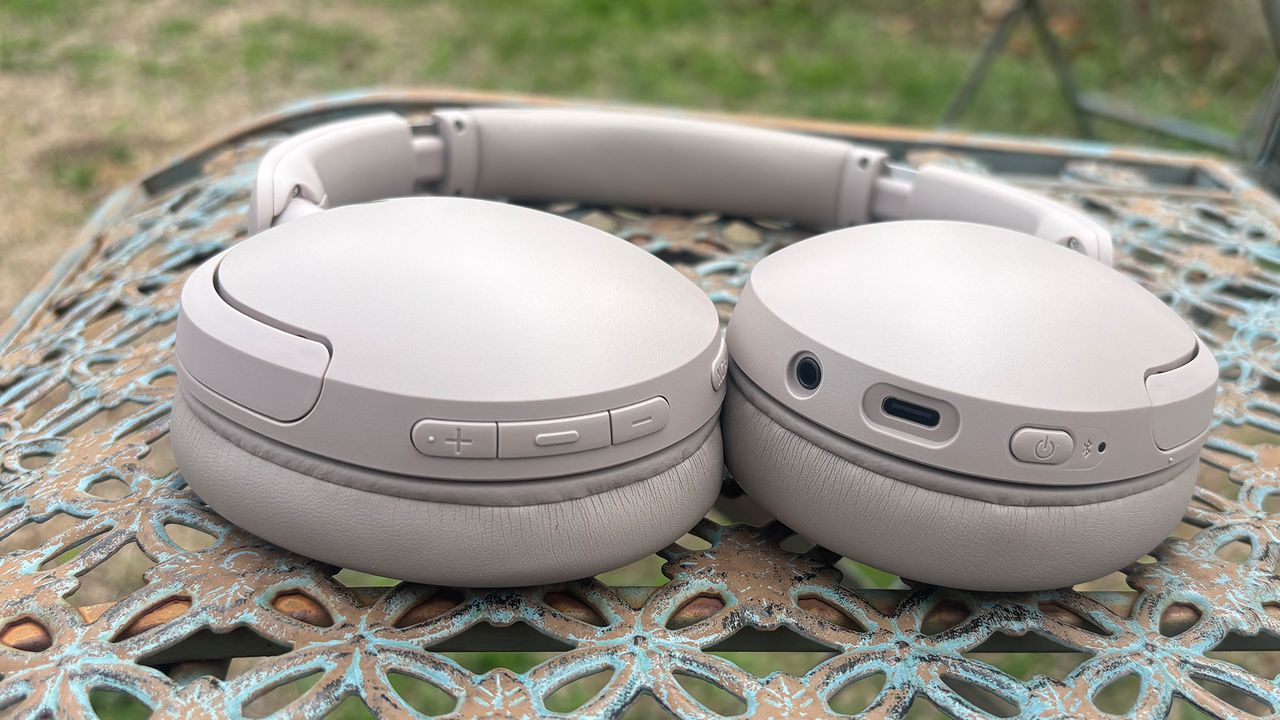 Sony WH-CH730N over-ear headphones