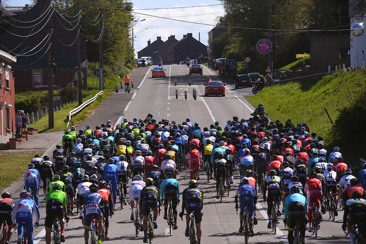 The peloton rides a calm pace for a while in the early goings of La Fl&egrave;che Wallonne