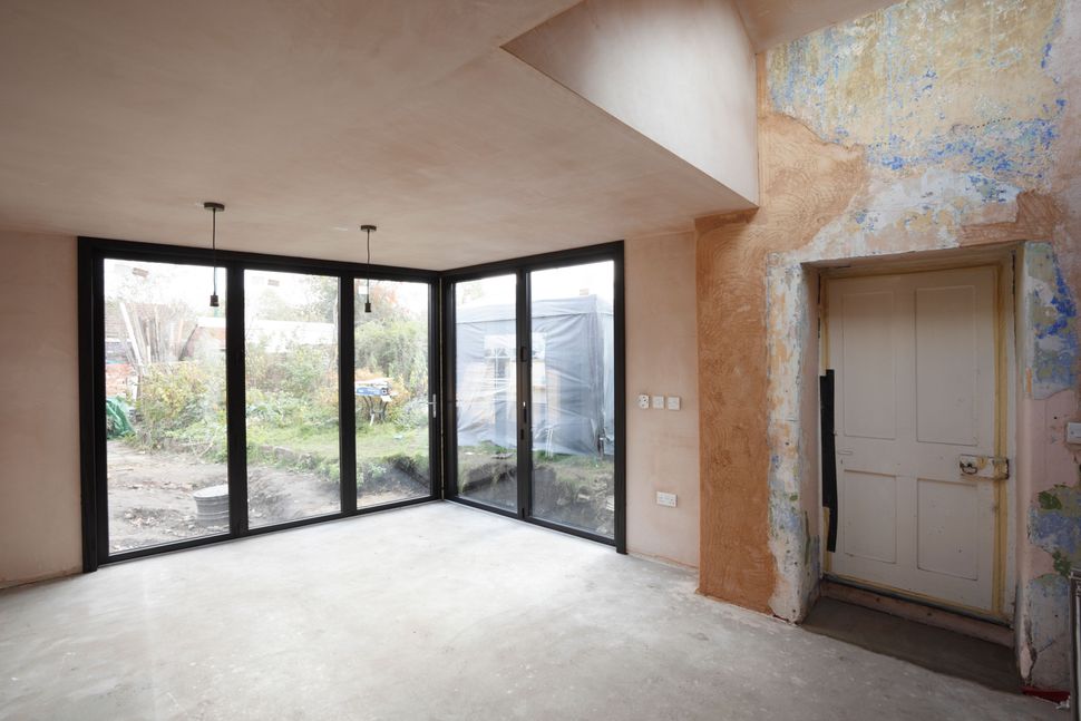 Can I Build an Extension Myself? When and When not to DIY Homebuilding