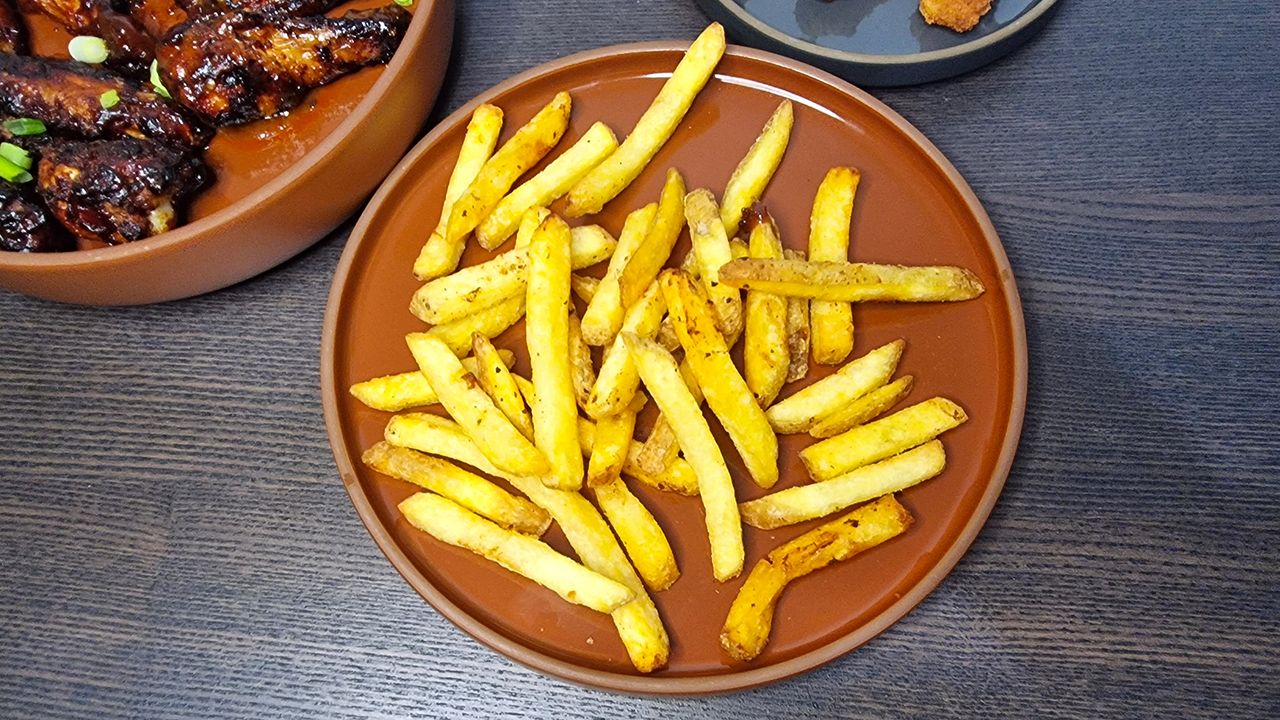 I cooked my favorite Super Bowl appetizers in the air fryer vs the oven