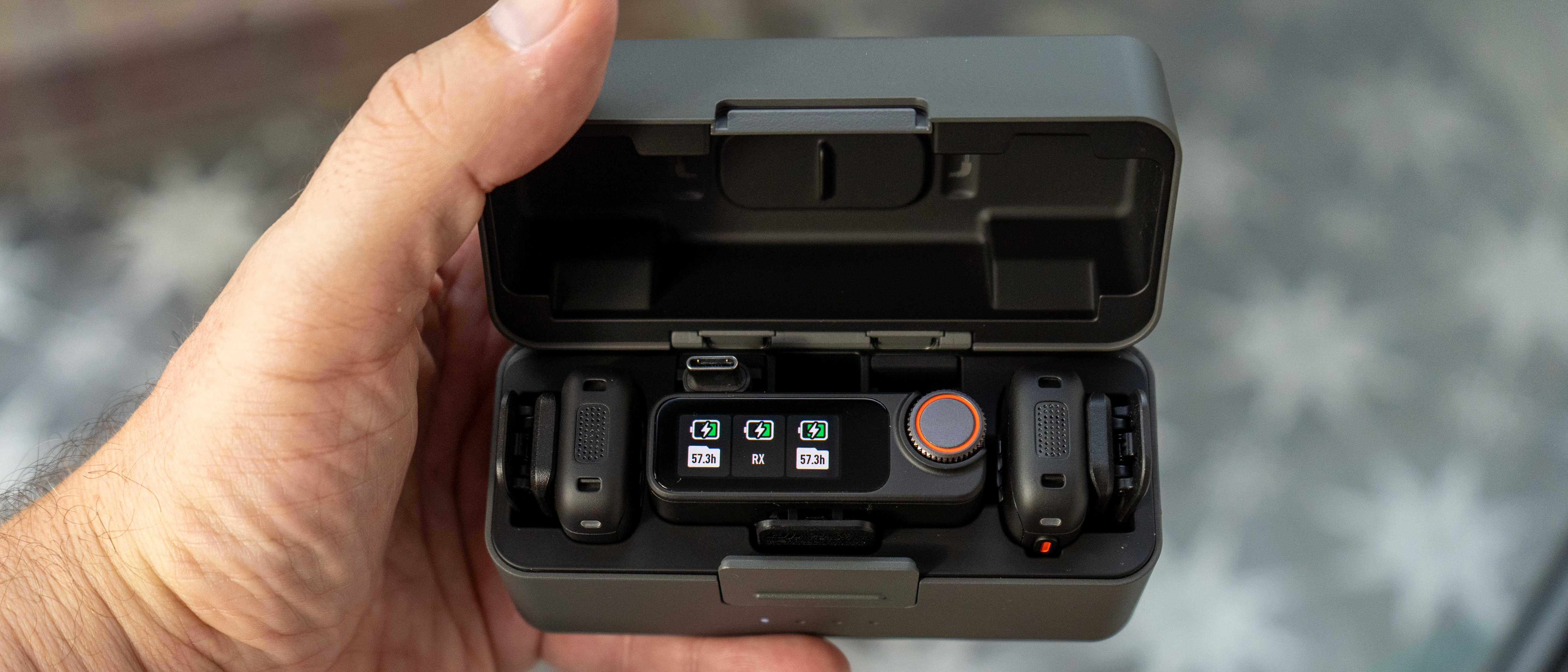 DJI Mic 3 in hand