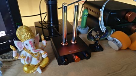 The Fosi Audio Music Visualiser on a desktop.