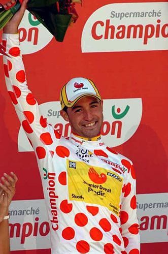 David de la Fuente (Saunier Duval) smiles as the new mountains leader