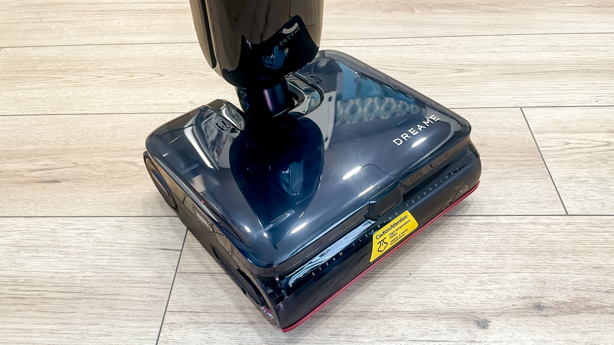 Dreame Aero Pro Steam wet and dry vacuum in a kitchen