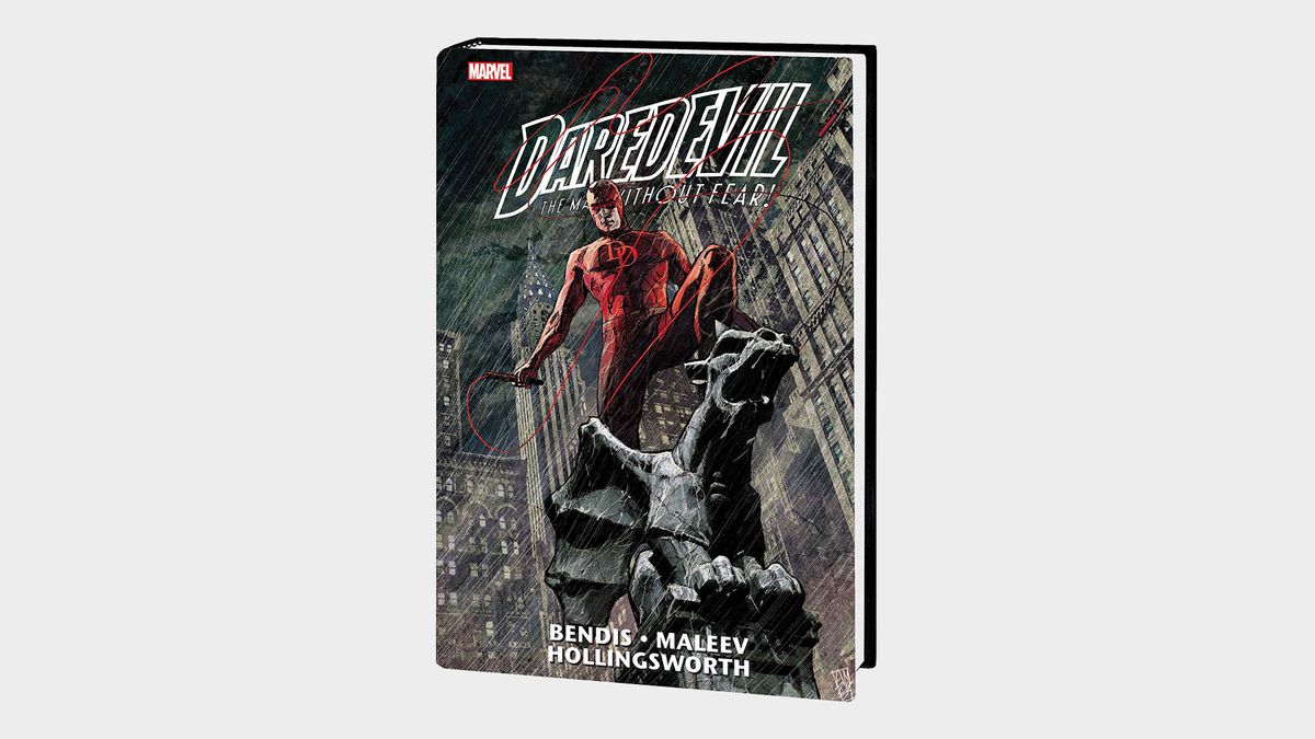 DAREDEVIL BY BENDIS &amp; MALEEV OMNIBUS VOL. 1 HC MALEEV COVER &ndash; NEW PRINTING