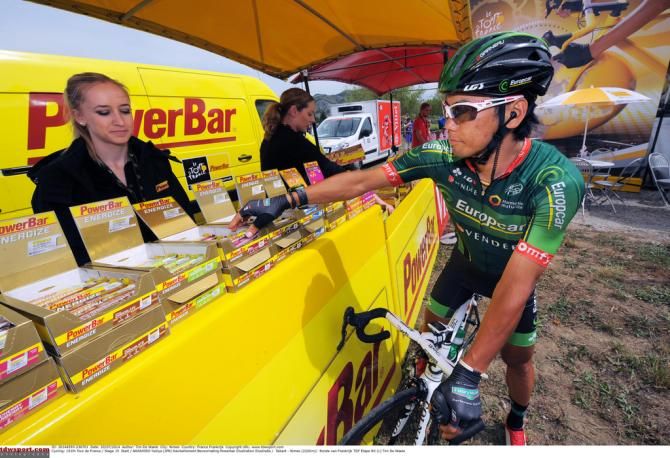 Yukiya Arashiro (Europcar) stocks up on power bars for the day