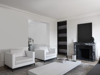 A black and white room makes a cooling combination of colors